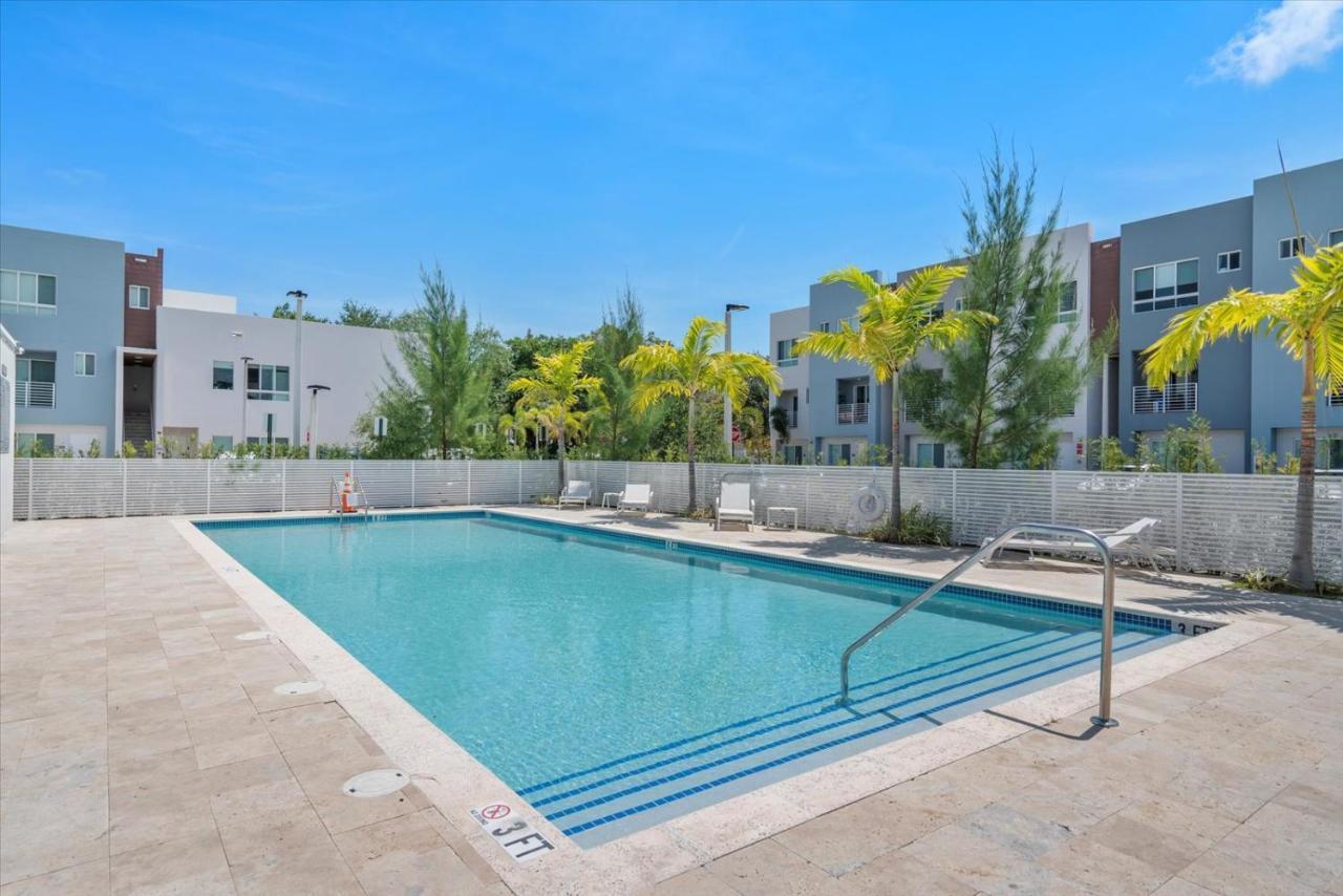 Lofts Of Aventura Apartment Miami Bagian luar foto